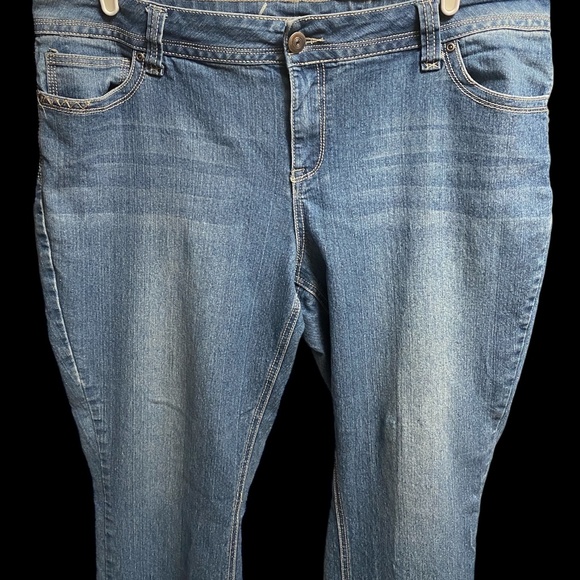 Lane Bryant Blue Denim Jeans Slim Boot High Rise Size 20 Embellished Pockets - Picture 3 of 7